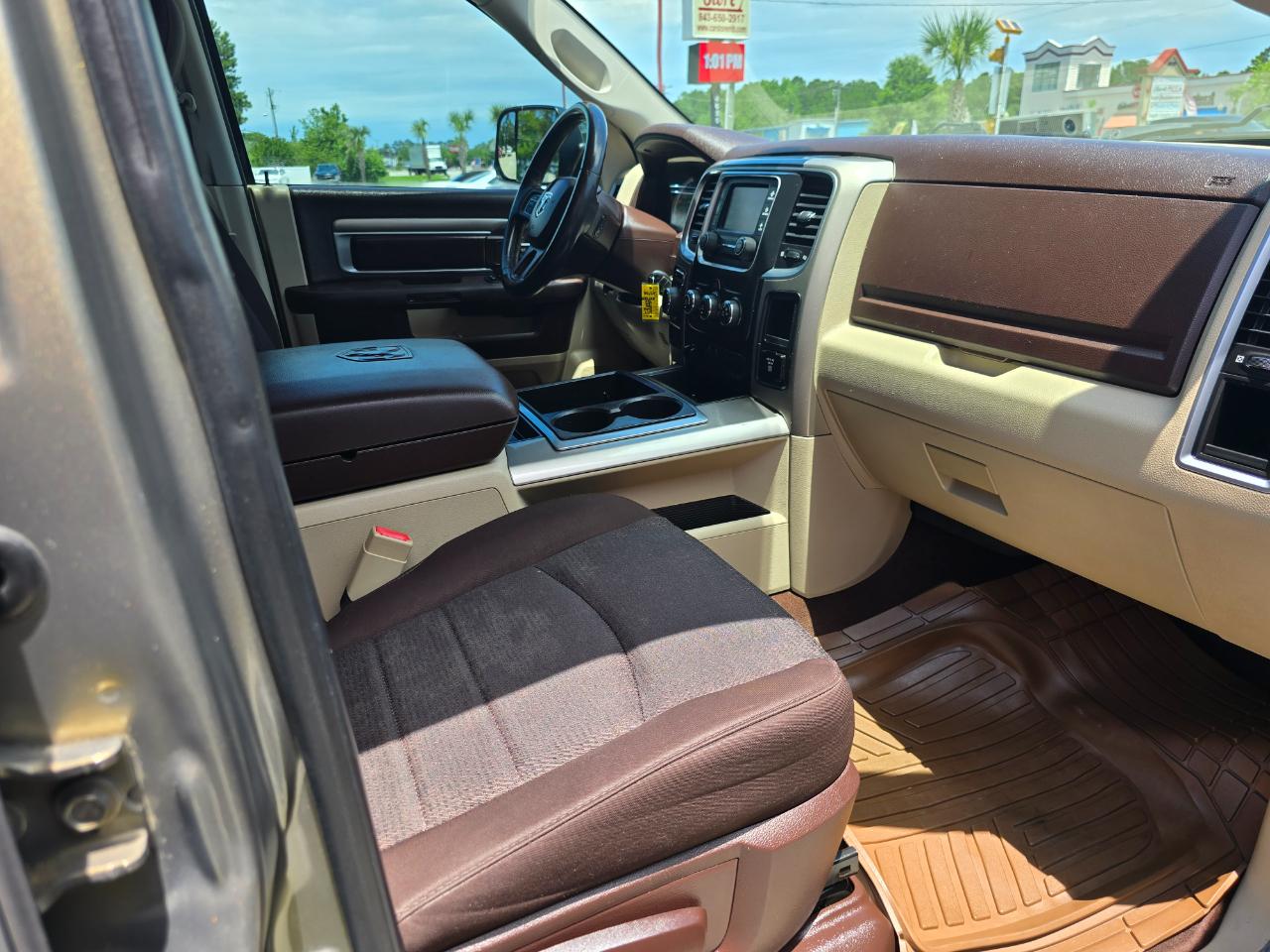 RAM 1500 2WD Crew Cab 140.5" Big Horn 2014