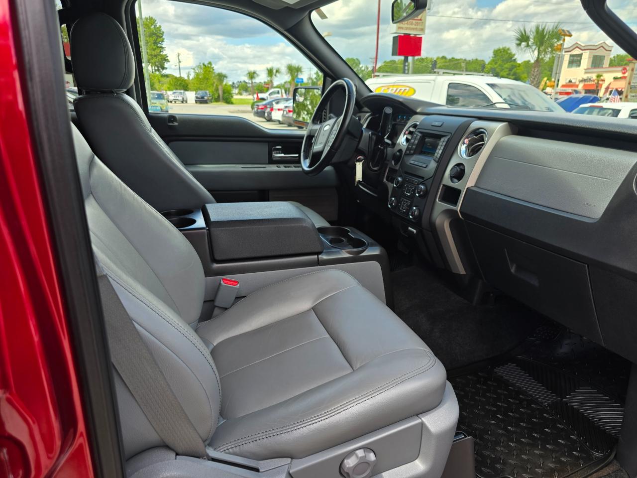 Ford F-150 2WD SuperCrew 145" XLT 2014