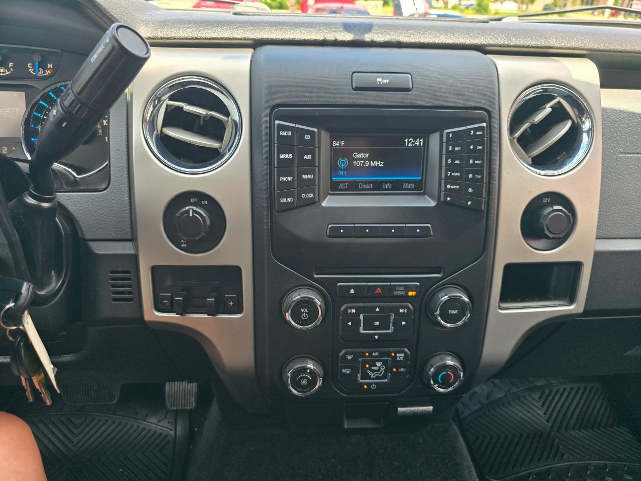 Ford F-150 2WD SuperCrew 145" XLT 2014