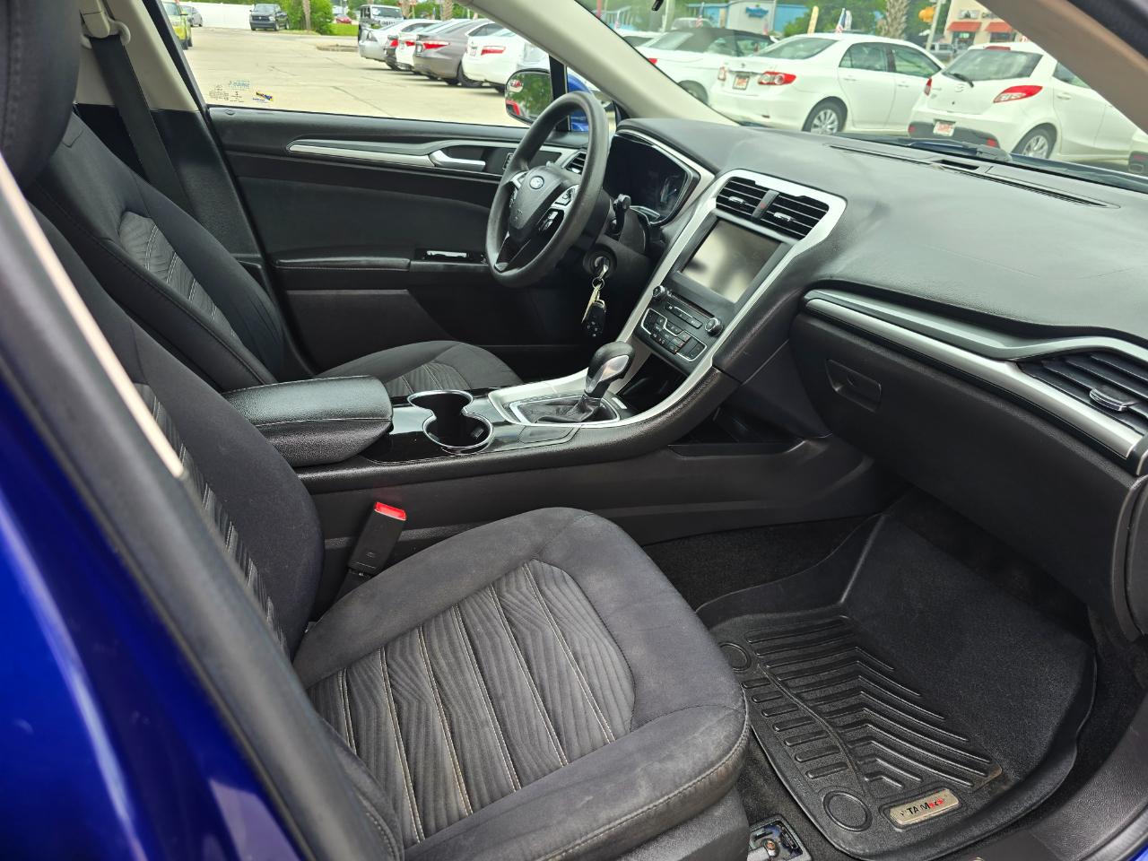 Ford Fusion 4dr Sdn SE FWD 2016