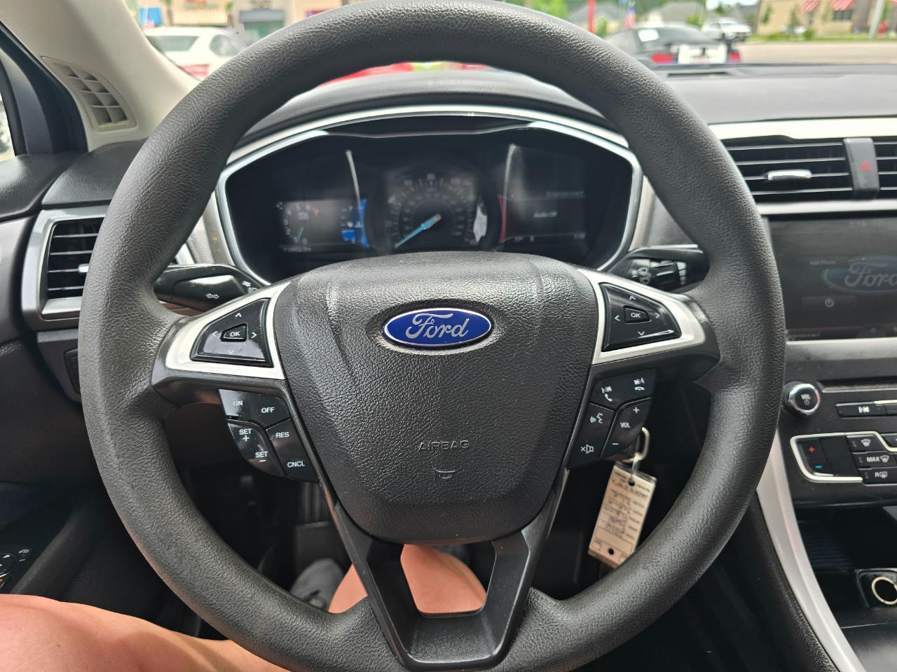 Ford Fusion 4dr Sdn SE FWD 2016