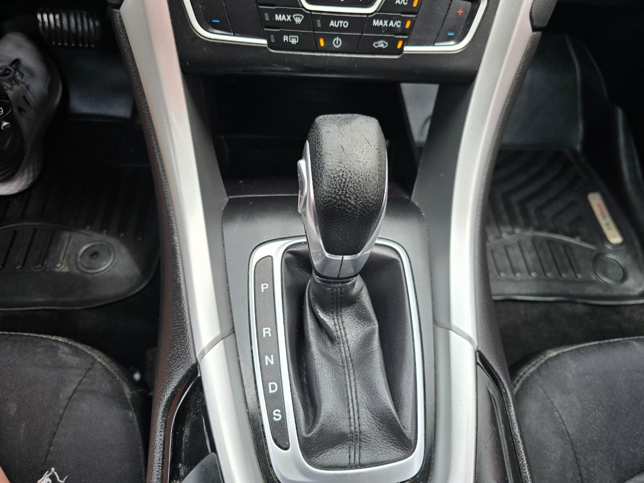 Ford Fusion 4dr Sdn SE FWD 2016