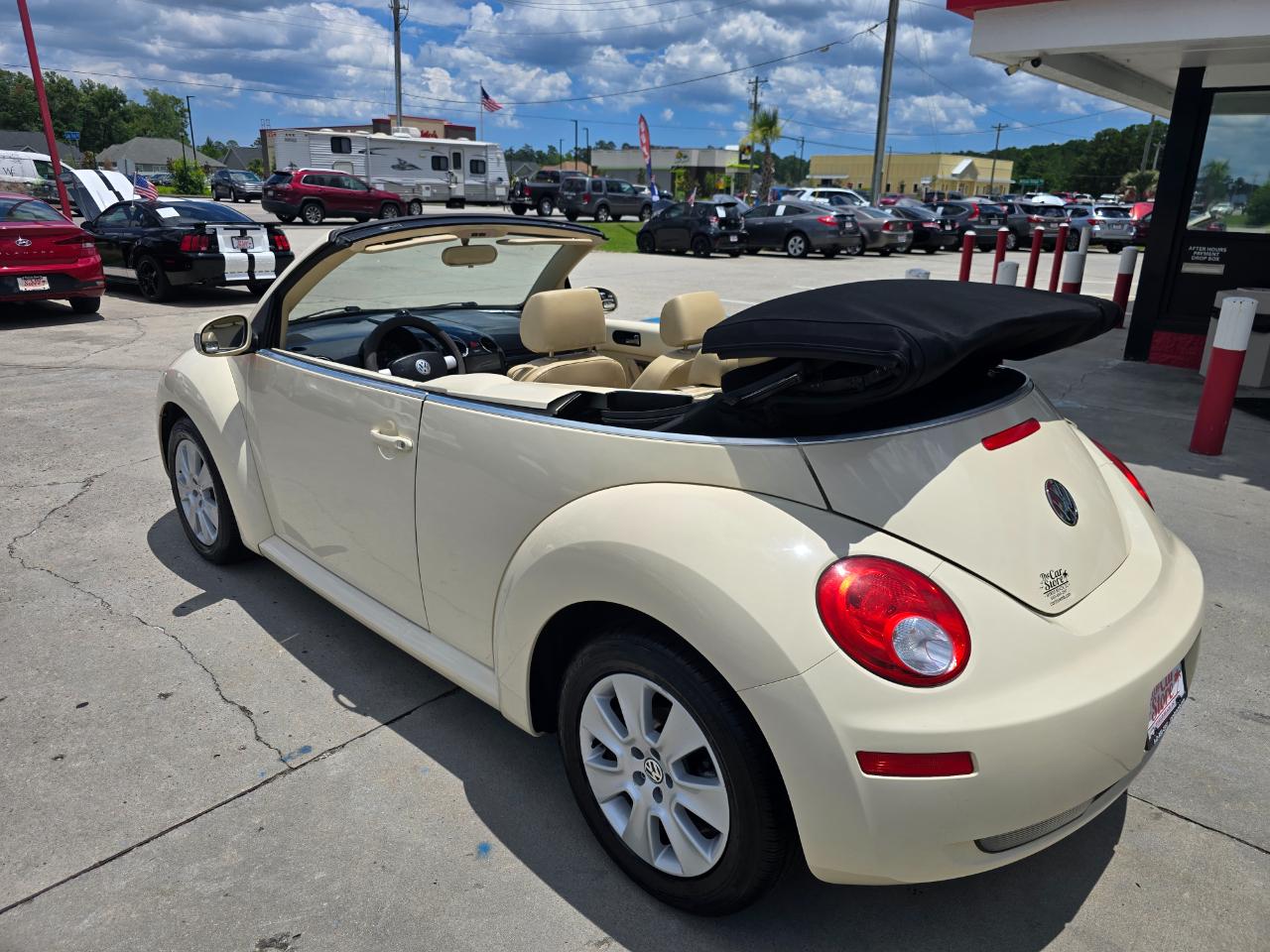Volkswagen New Beetle Convertible 2dr GL Auto 2008