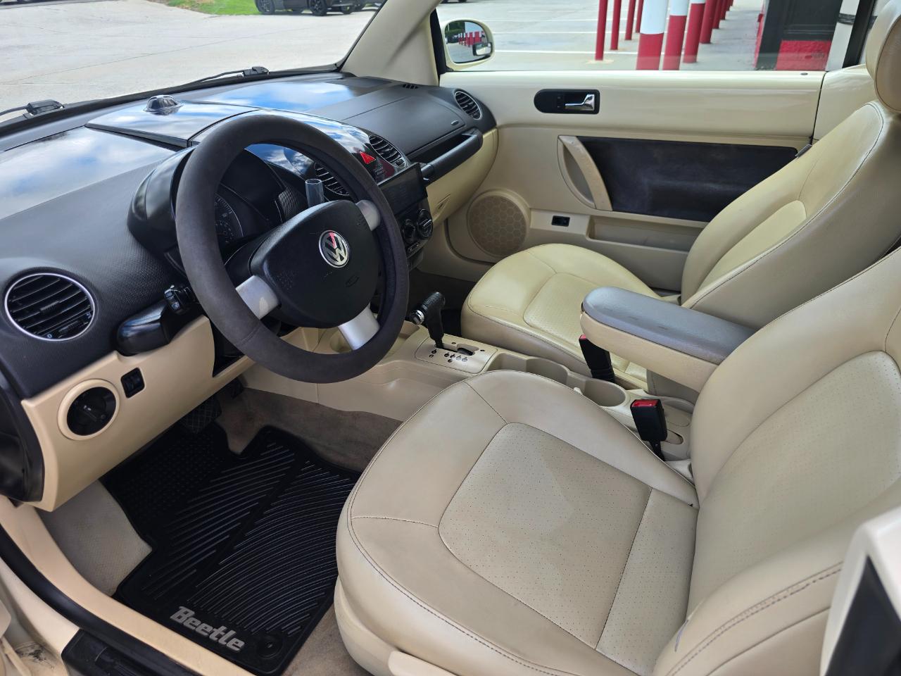 Volkswagen New Beetle Convertible 2dr GL Auto 2008
