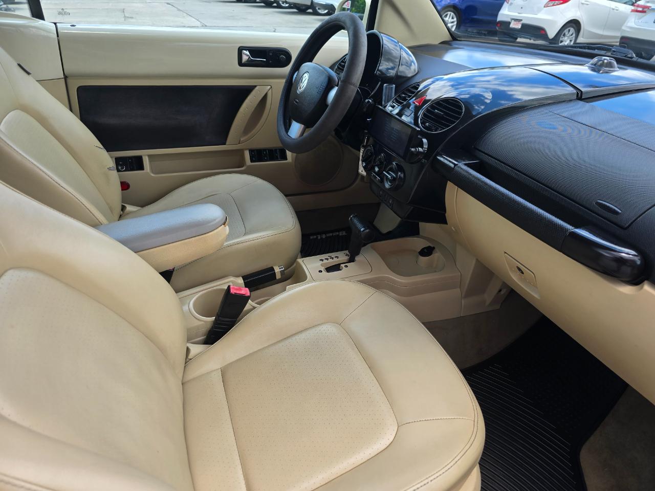 Volkswagen New Beetle Convertible 2dr GL Auto 2008