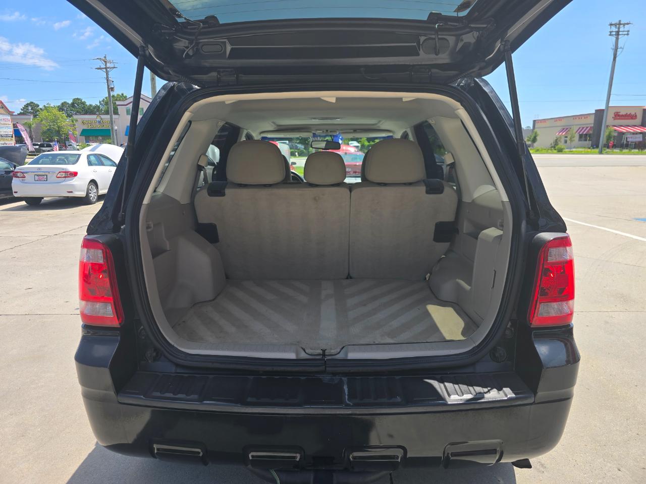 Ford Escape 4WD 4dr XLT 2012