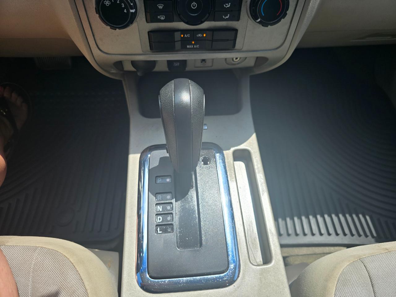 Ford Escape 4WD 4dr XLT 2012