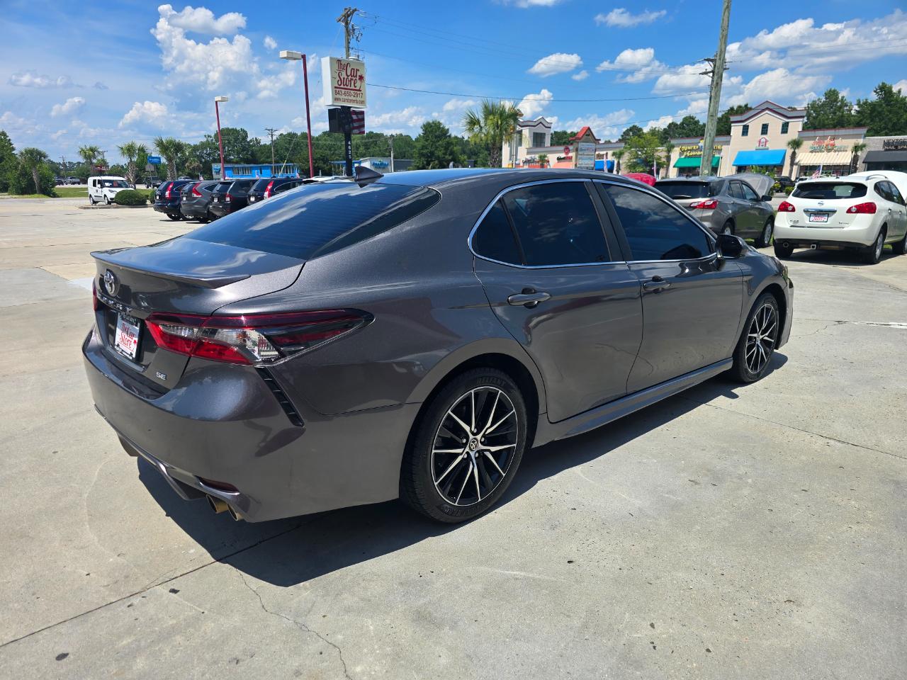 Toyota Camry SE Auto (Natl) 2021