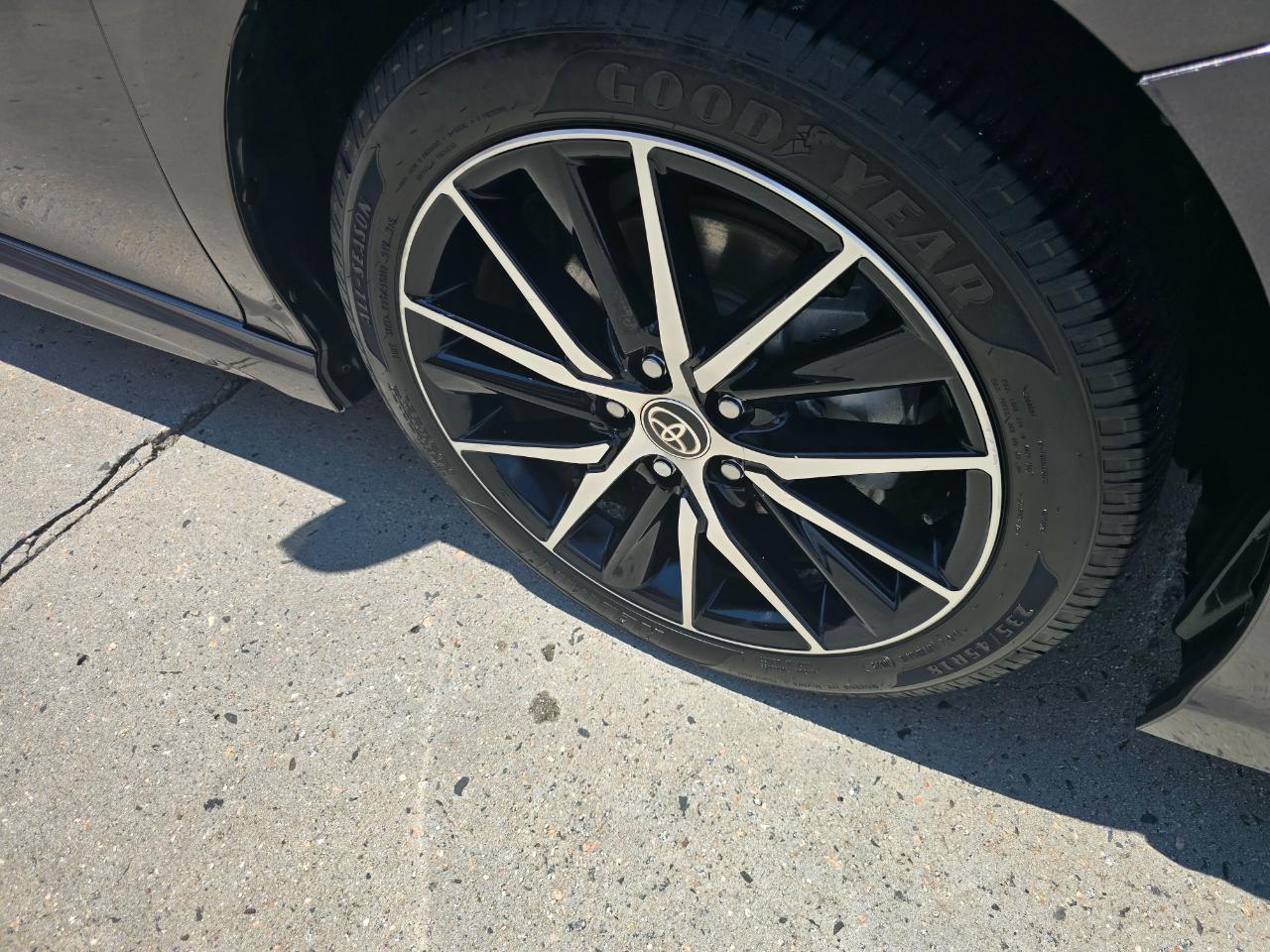 Toyota Camry SE Auto (Natl) 2021