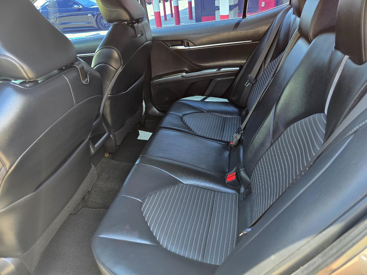 Toyota Camry SE Auto (Natl) 2021