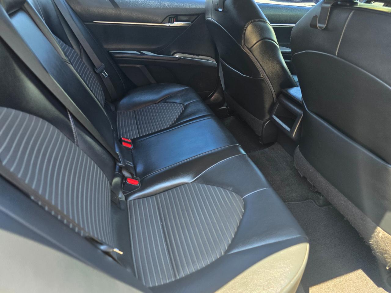 Toyota Camry SE Auto (Natl) 2021