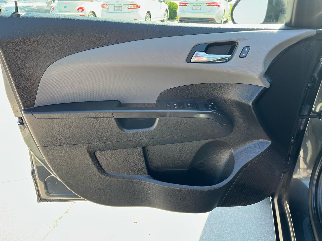 Chevrolet Sonic 4dr Sdn Auto LT 2016