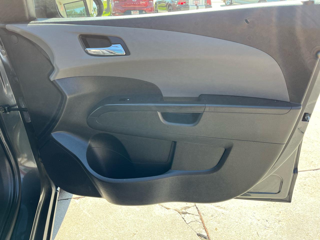 Chevrolet Sonic 4dr Sdn Auto LT 2016