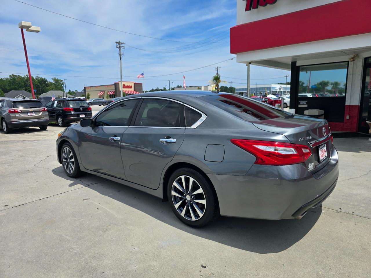 Nissan Altima 2.5 SV Sedan 2017