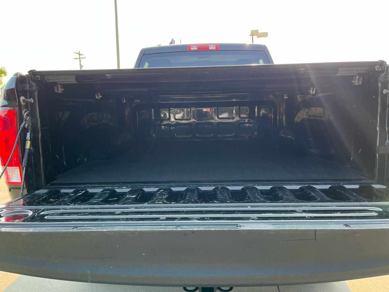 RAM 1500 Classic Express 4x4 Quad Cab 6'4" Box 2019