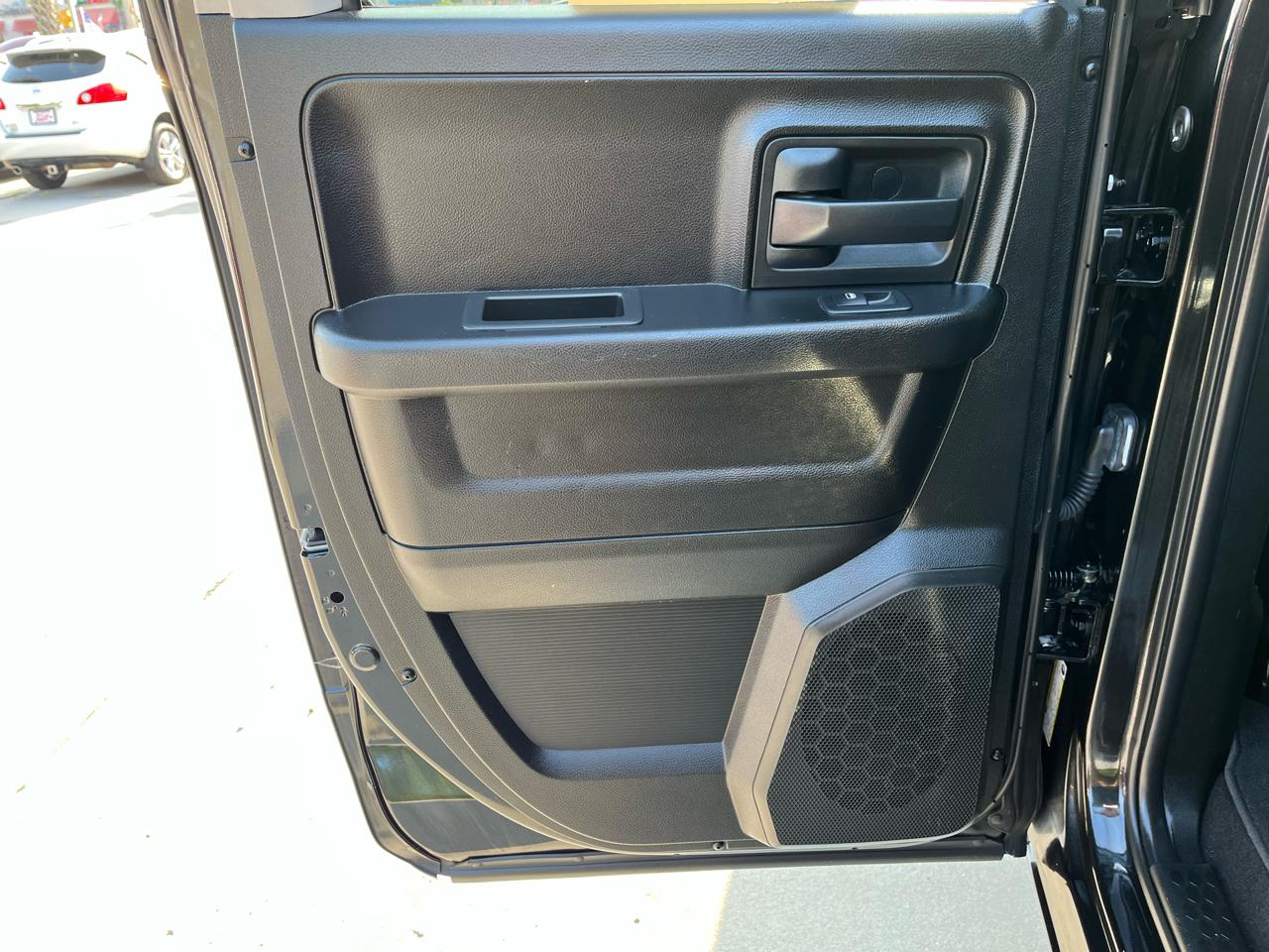 RAM 1500 Classic Express 4x4 Quad Cab 6'4" Box 2019
