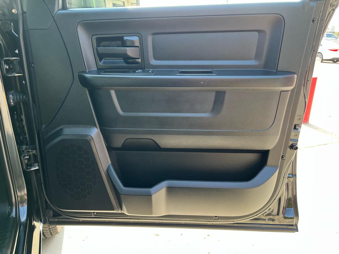 RAM 1500 Classic Express 4x4 Quad Cab 6'4" Box 2019