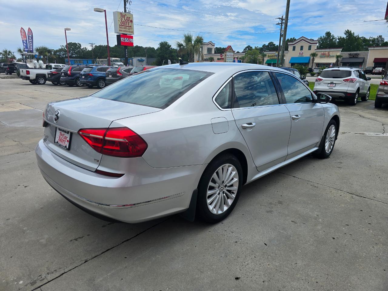 Volkswagen Passat 4dr Sdn 1.8T Auto SE PZEV 2016