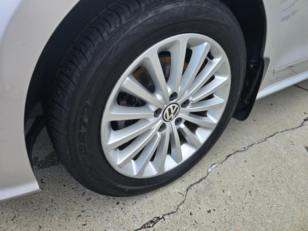 Volkswagen Passat 4dr Sdn 1.8T Auto SE PZEV 2016
