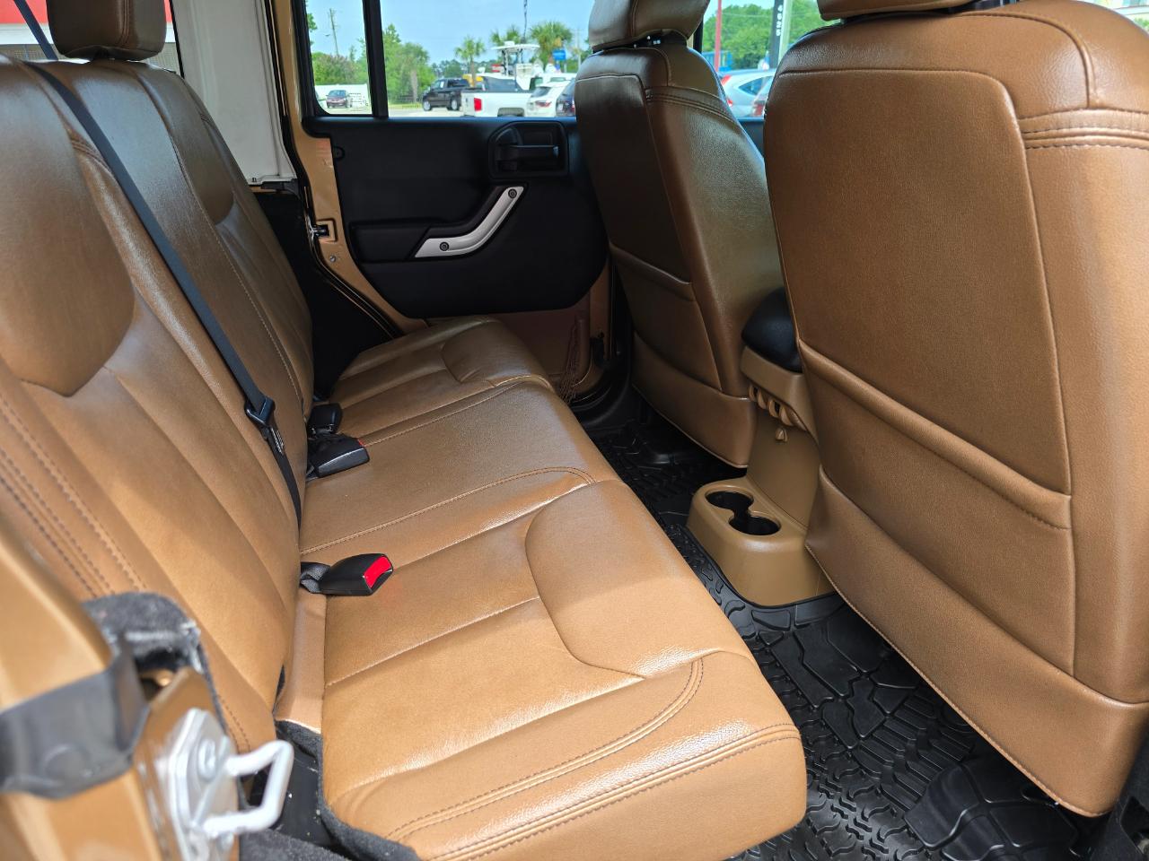 Jeep Wrangler Unlimited 4WD 4dr Sahara 2015