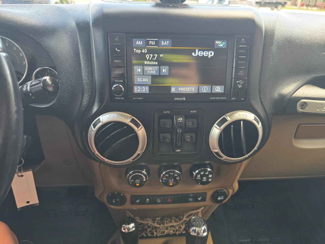 Jeep Wrangler Unlimited 4WD 4dr Sahara 2015