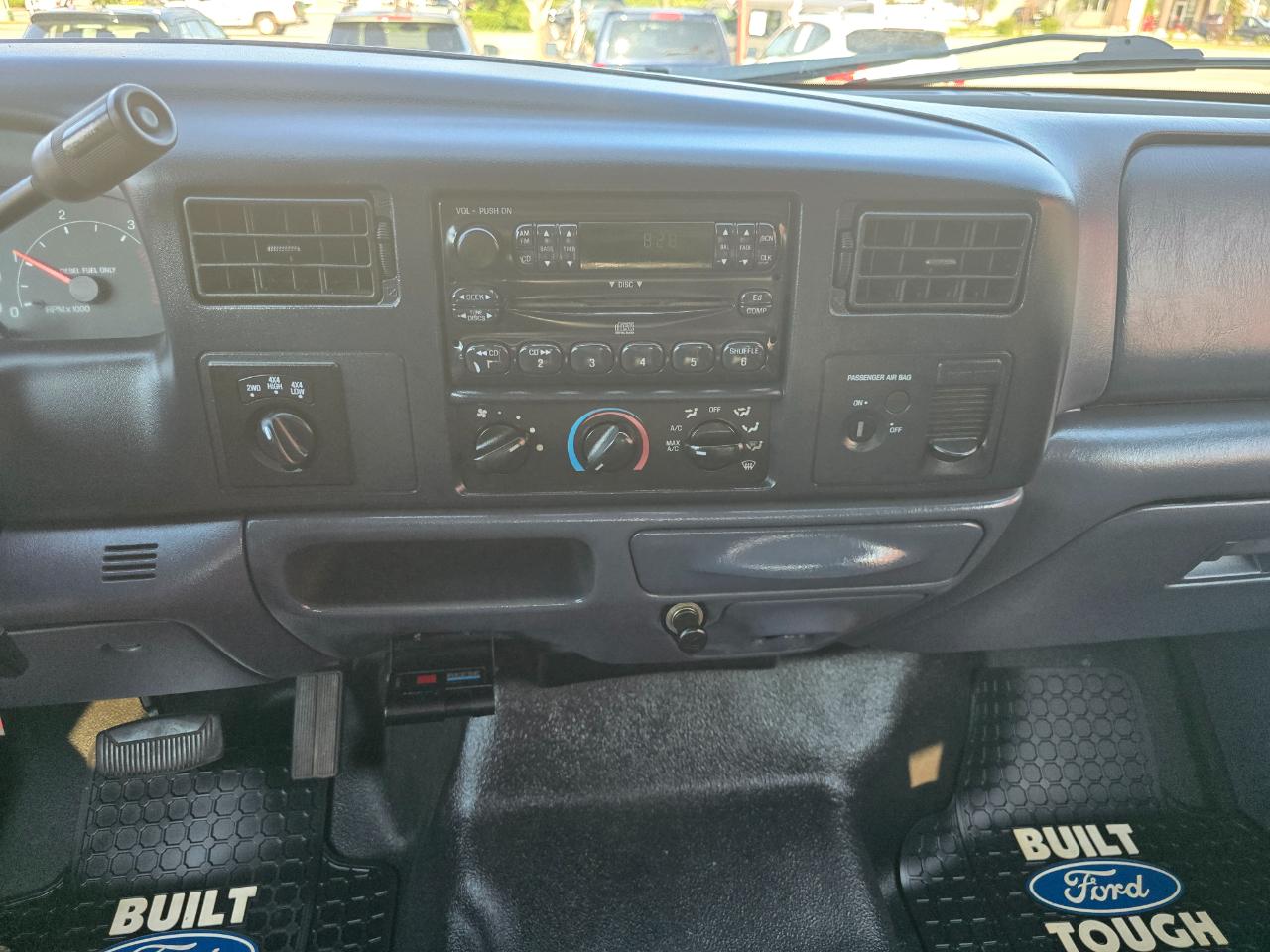 Ford Super Duty F-250 Supercab 142" Lariat 4WD 2001