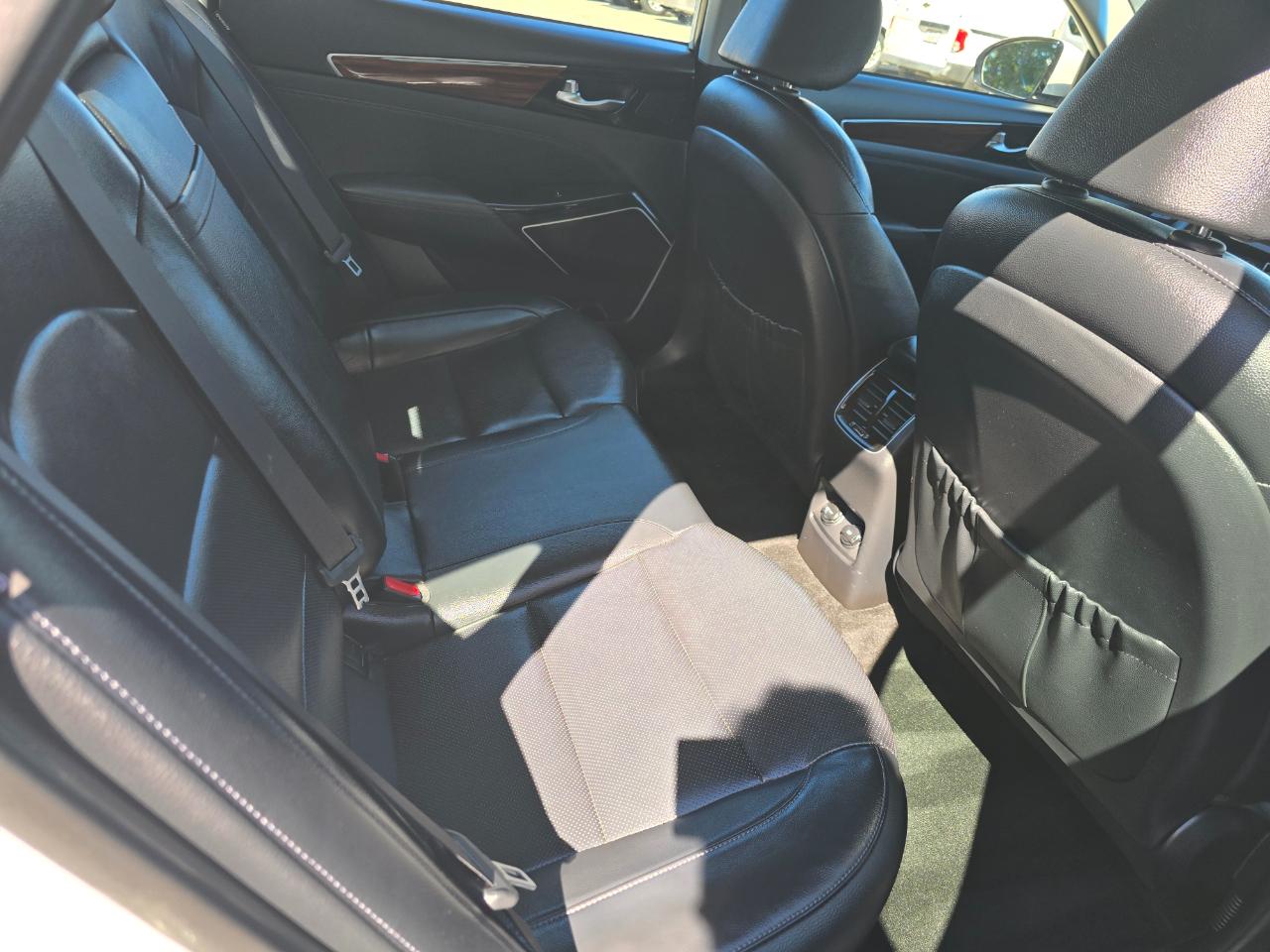 Kia Cadenza Premium Sedan 2017
