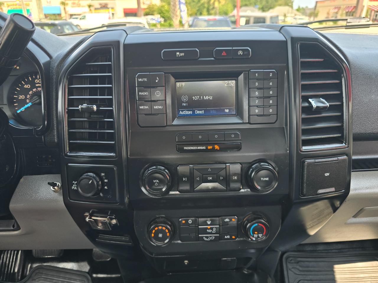 Ford F-150 XLT 4WD Reg Cab 8' Box 2019