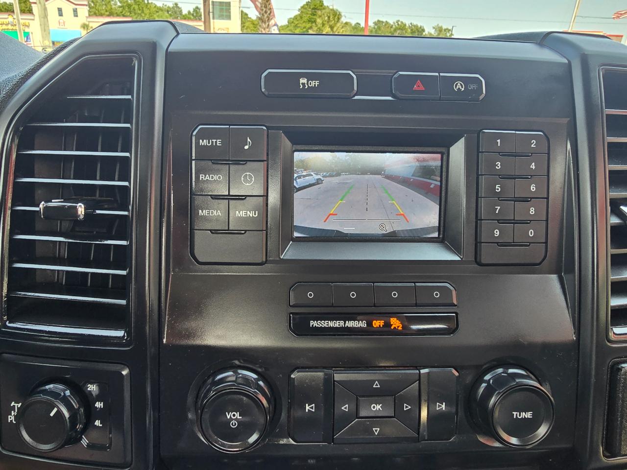 Ford F-150 XLT 4WD Reg Cab 8' Box 2019