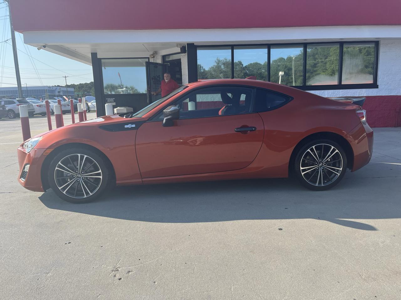 Scion FR-S 2dr Cpe Man (Natl) 2015