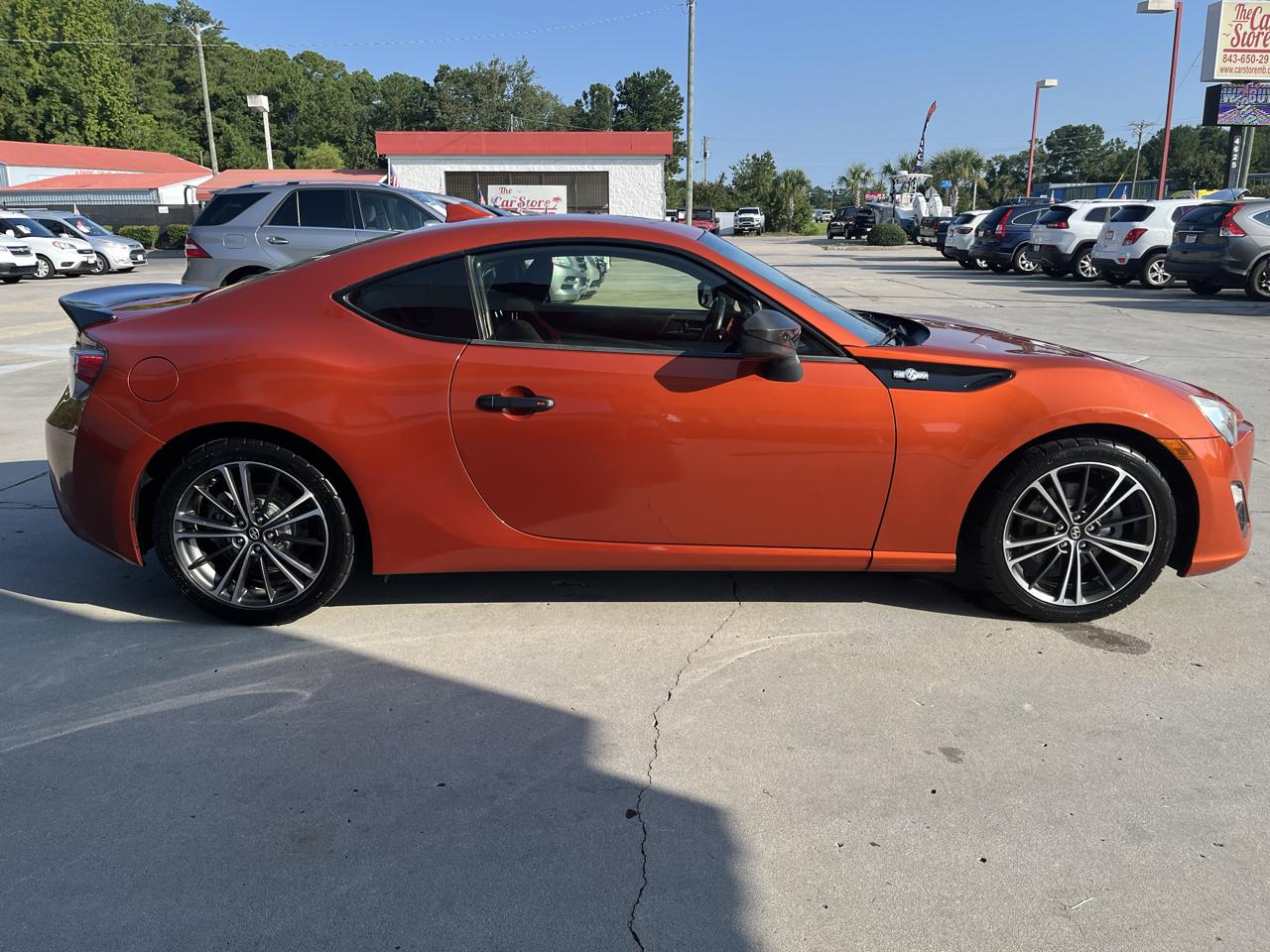 Scion FR-S 2dr Cpe Man (Natl) 2015