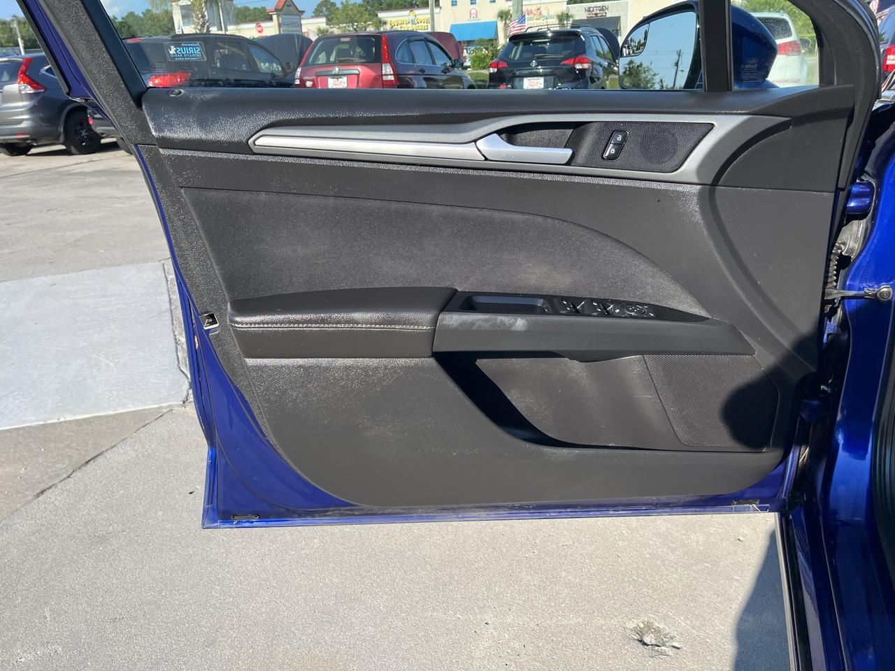 Ford Fusion 4dr Sdn SE FWD 2013