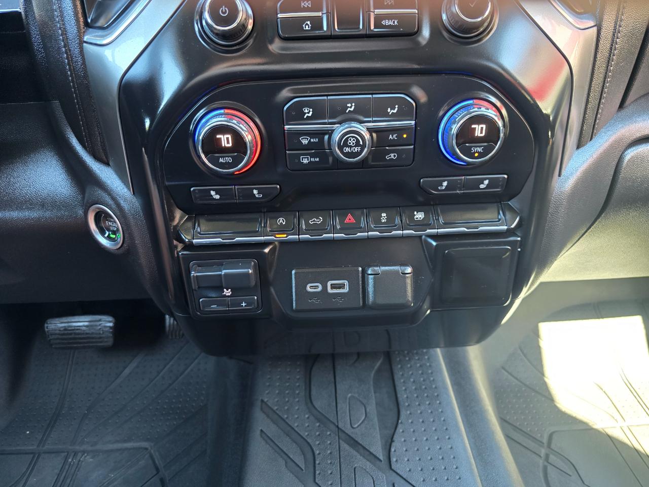 Chevrolet Silverado 1500 4WD Crew Cab 147" RST 2020