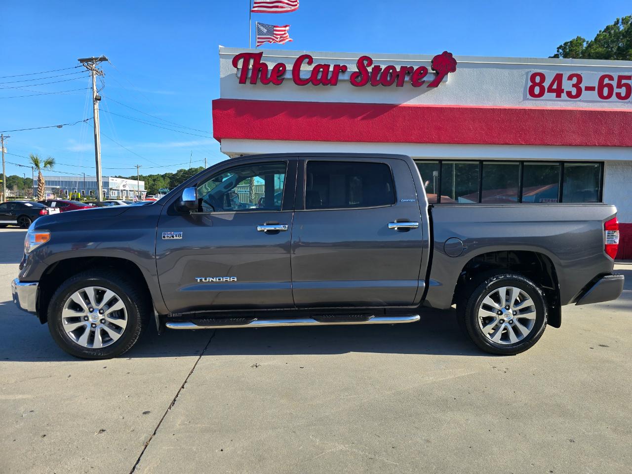 Toyota Tundra 2WD Limited CrewMax 5.5' Bed 5.7L FFV (Natl) 2017