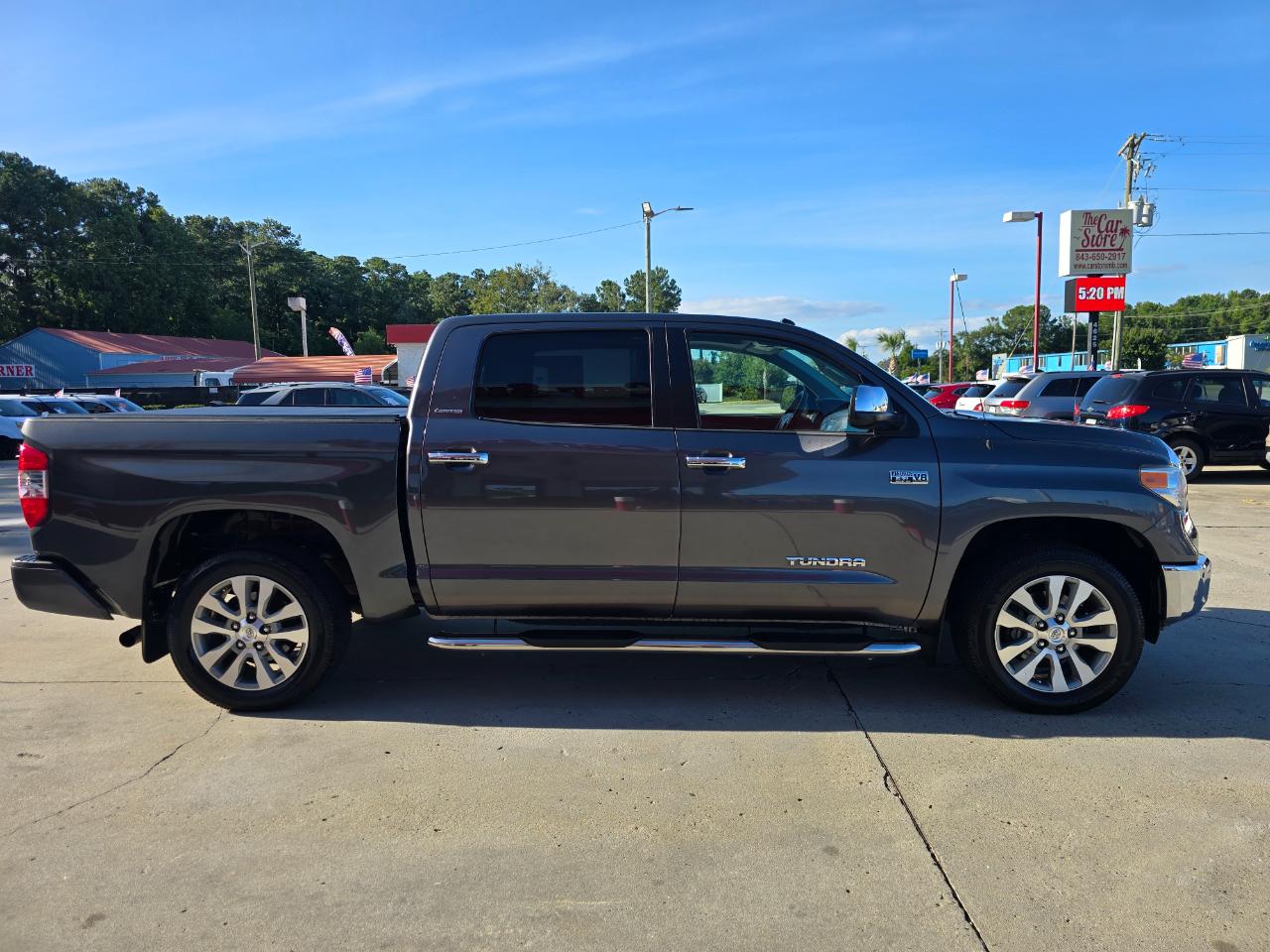 Toyota Tundra 2WD Limited CrewMax 5.5' Bed 5.7L FFV (Natl) 2017