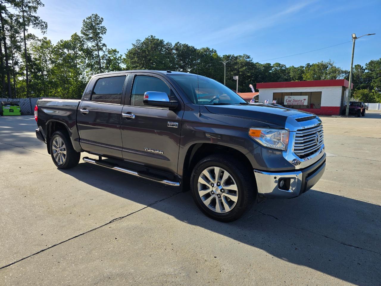 Toyota Tundra 2WD Limited CrewMax 5.5' Bed 5.7L FFV (Natl) 2017