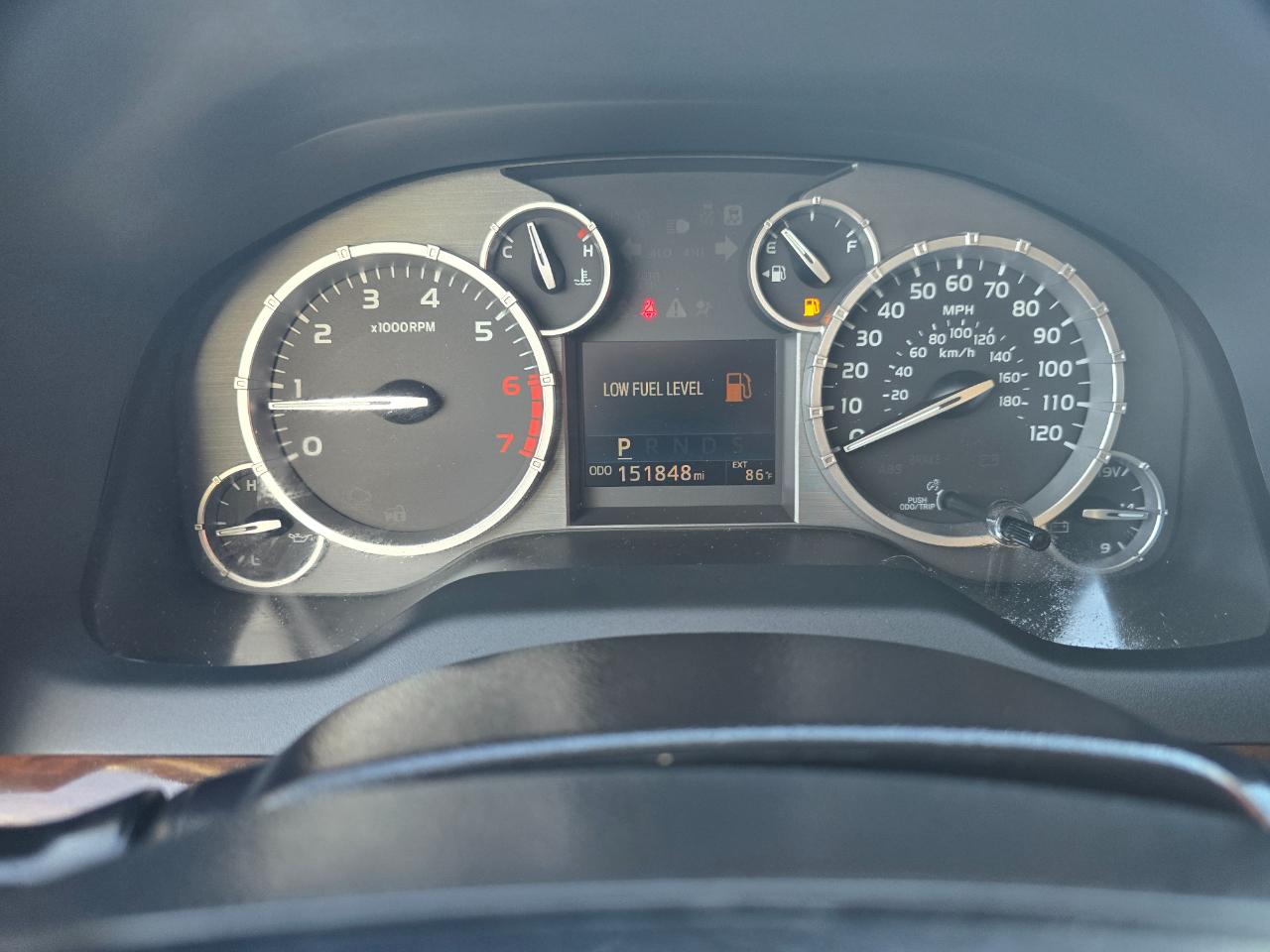 Toyota Tundra 2WD Limited CrewMax 5.5' Bed 5.7L FFV (Natl) 2017