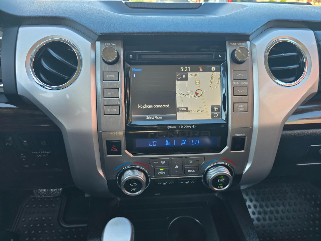 Toyota Tundra 2WD Limited CrewMax 5.5' Bed 5.7L FFV (Natl) 2017