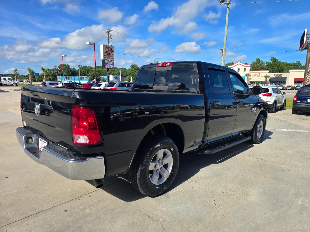 RAM 1500 Classic SLT 4x2 Crew Cab 6'4" Box 2019
