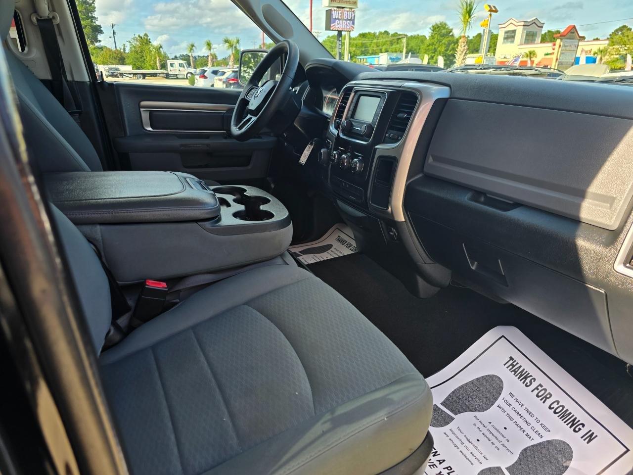 RAM 1500 Classic SLT 4x2 Crew Cab 6'4" Box 2019