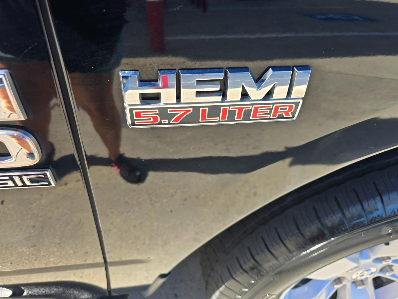 RAM 1500 Classic SLT 4x2 Crew Cab 6'4" Box 2019