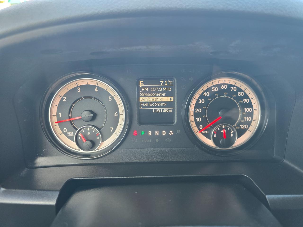 RAM 1500 Classic SLT 4x2 Crew Cab 6'4" Box 2019
