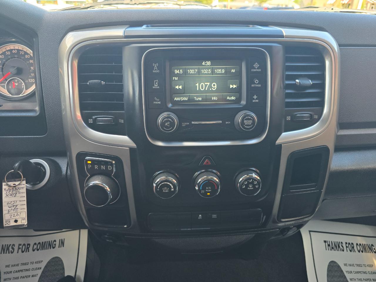 RAM 1500 Classic SLT 4x2 Crew Cab 6'4" Box 2019