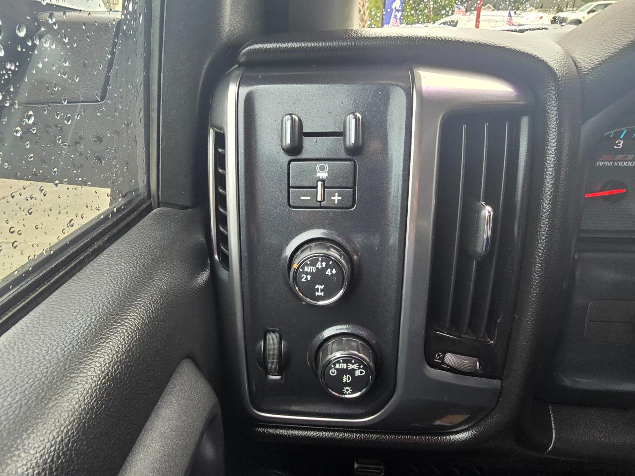 Chevrolet Silverado 1500 4WD Crew Cab 143.5" LT w/2LT 2016