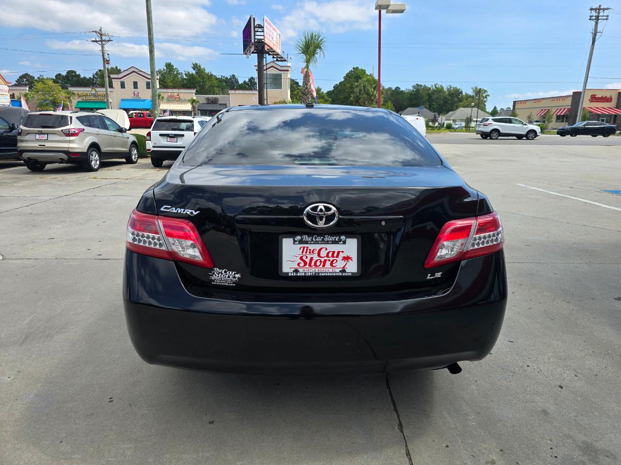 Toyota Camry 4dr Sdn I4 Auto LE (Natl) 2011