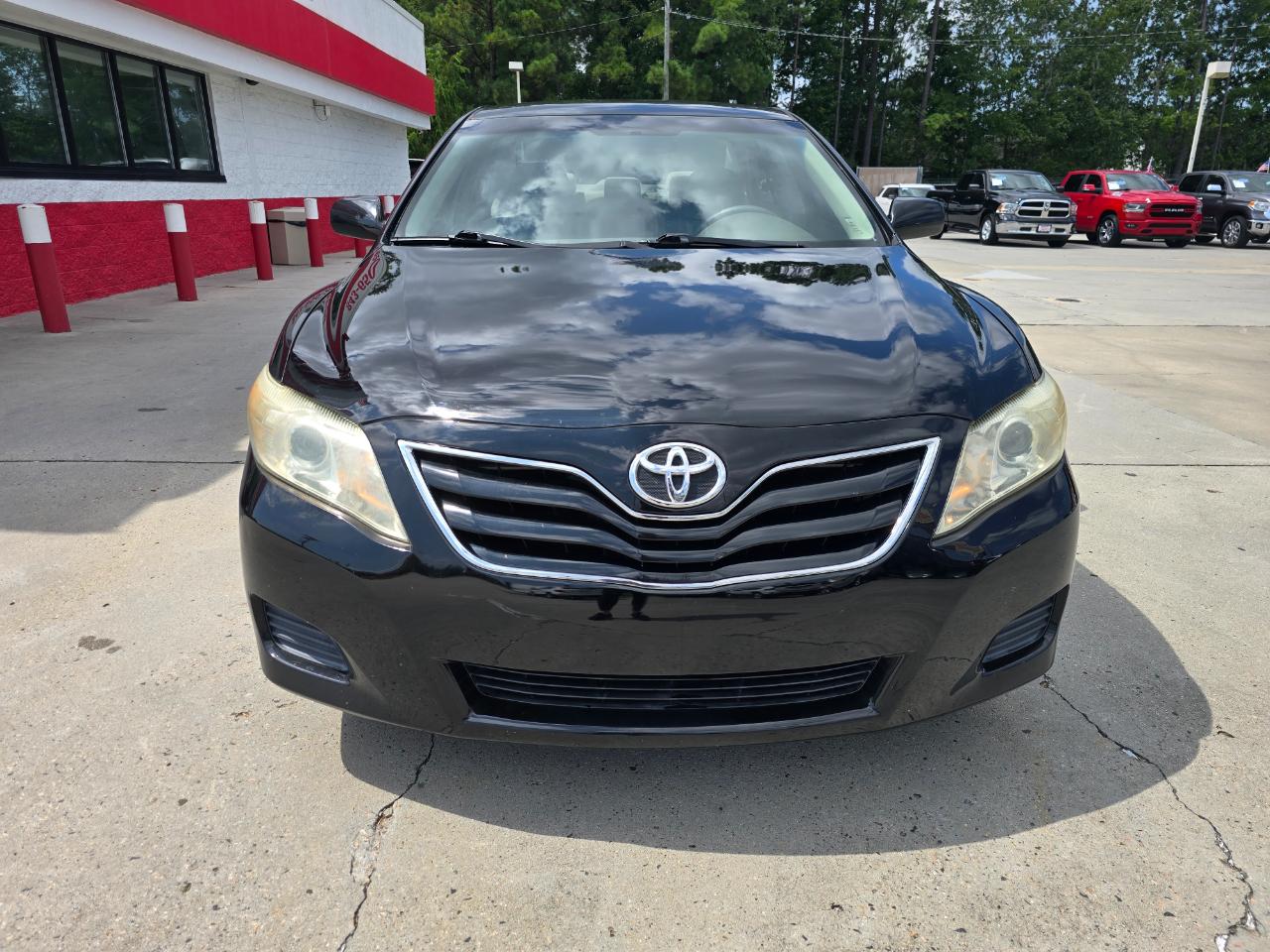 Toyota Camry 4dr Sdn I4 Auto LE (Natl) 2011