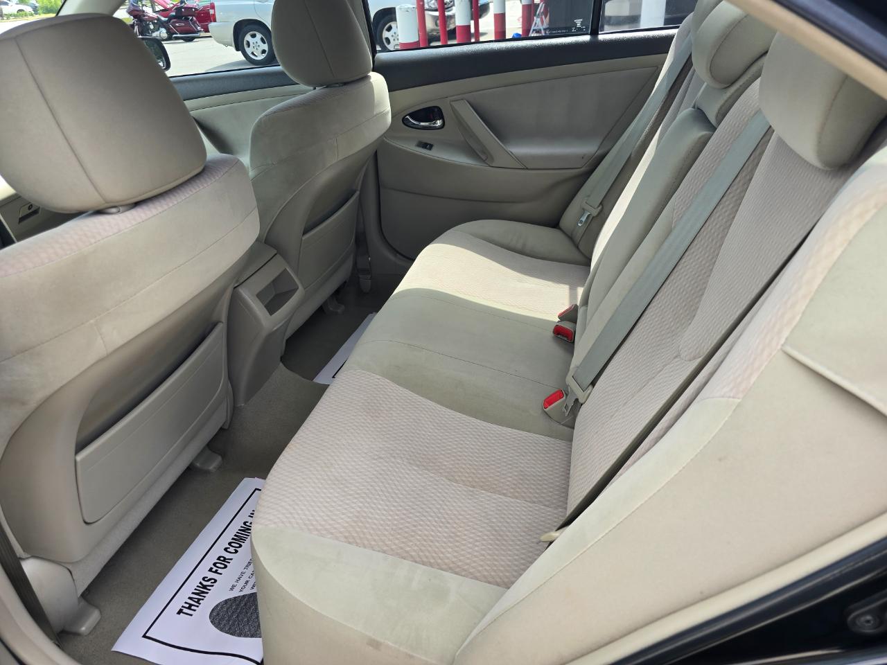 Toyota Camry 4dr Sdn I4 Auto LE (Natl) 2011
