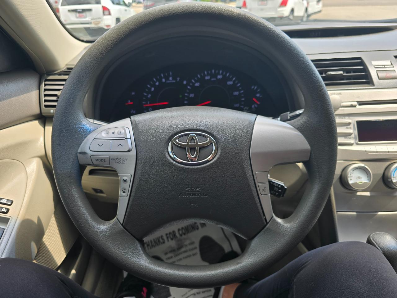 Toyota Camry 4dr Sdn I4 Auto LE (Natl) 2011