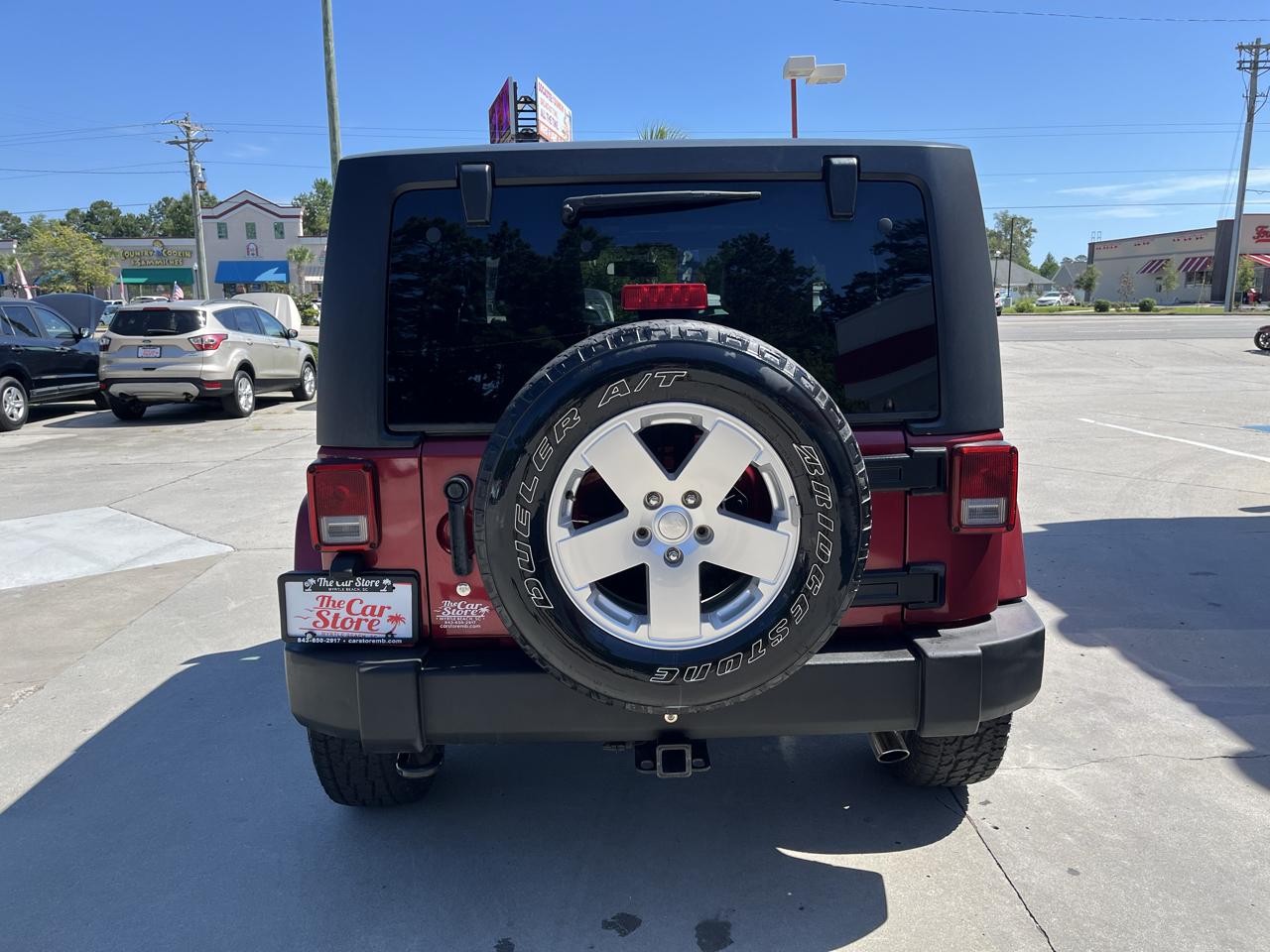 Jeep Wrangler 4WD 2dr Sahara 2011
