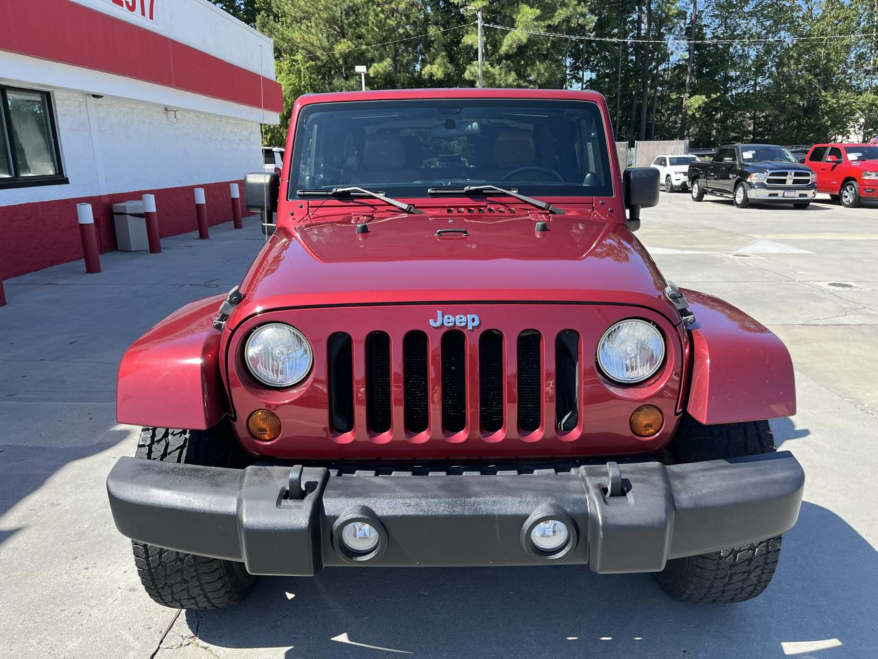 Jeep Wrangler 4WD 2dr Sahara 2011